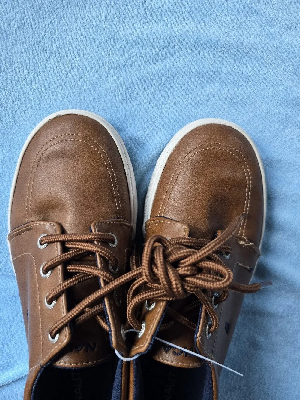 Nautica Men's Brown Leather Boat Shoes with White Sole Size 3 For Boy